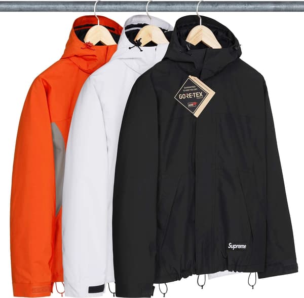 AOI GORE-TEX Hooded Jacket - Group Shot