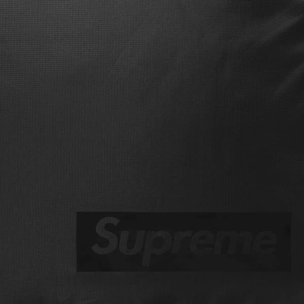 Supreme 700-Fill Down Lightweight Puffer Jacket - Black (front)