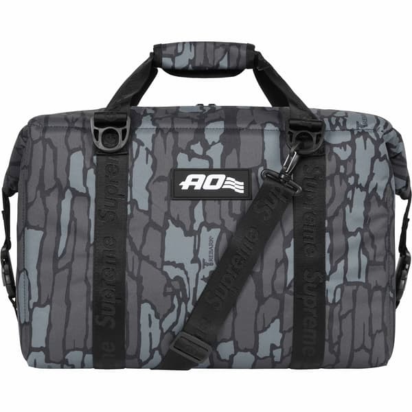 Supreme AO 24-Pack Cooler Bag - Trebark Camo® (front)