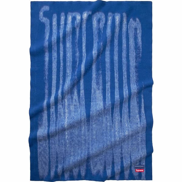 Supreme Blurred Logo Blanket - Blue (front)