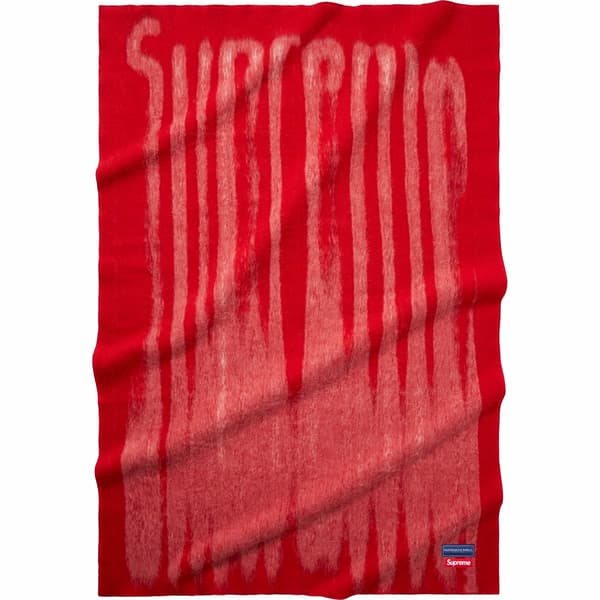 Supreme Blurred Logo Blanket - Red (front)