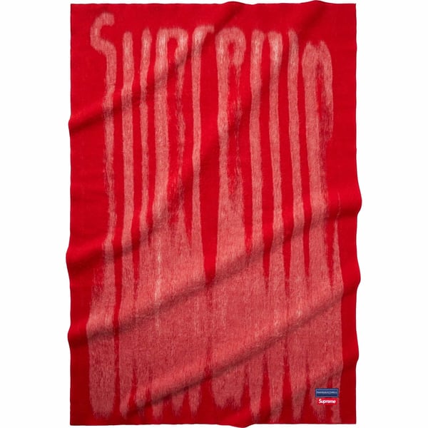 Supreme Blurred Logo Blanket - Red (front)