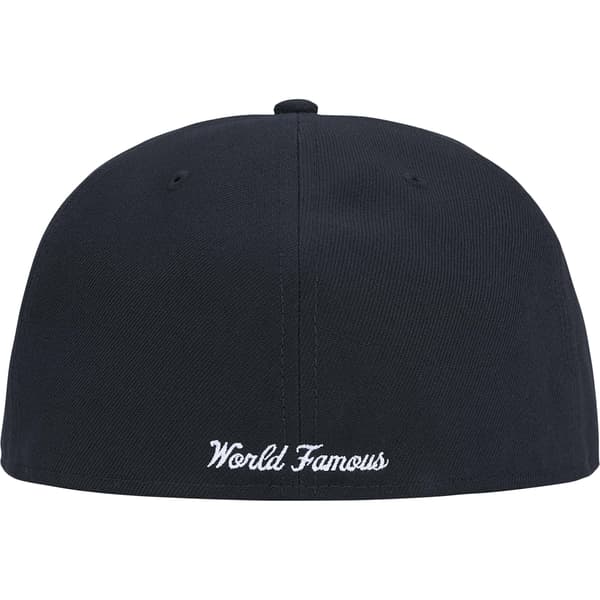 Supreme Breast Cancer Awareness Box Logo New Era - Navy (front)