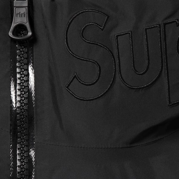 Supreme GORE-TEX 700-Fill Down Parka - Black (front)