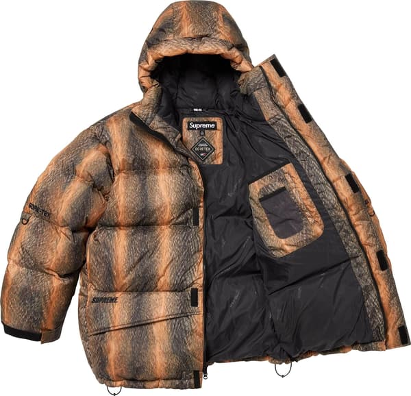 Supreme GORE-TEX 900-Fill Down Parka - Fur (front)