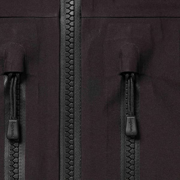 Supreme GORE-TEX Taped Seam Shell Jacket - Black (front)