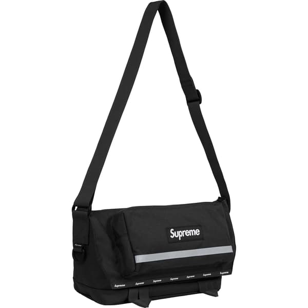 Supreme Messenger Bag - Black (front)