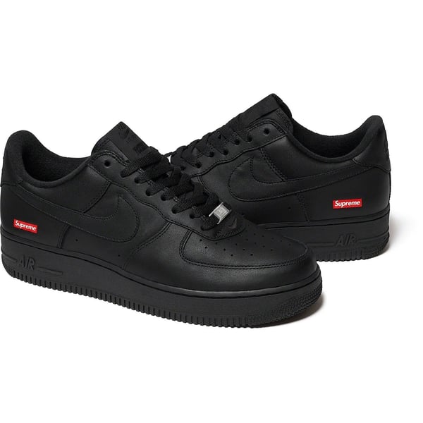 Supreme Nike Air Force 1 Low - Black (front)