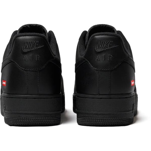 Supreme Nike Air Force 1 Low - Black (front)