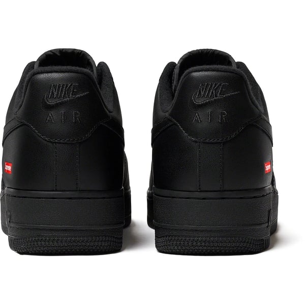 Supreme Nike Air Force 1 Low - Black (front)