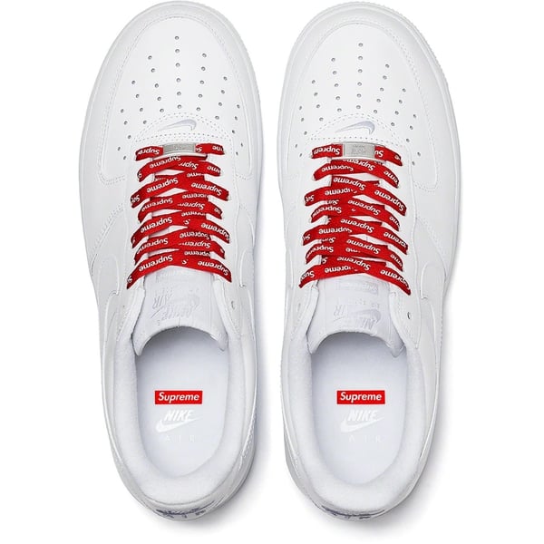 Supreme Nike Air Force 1 Low - White (front)