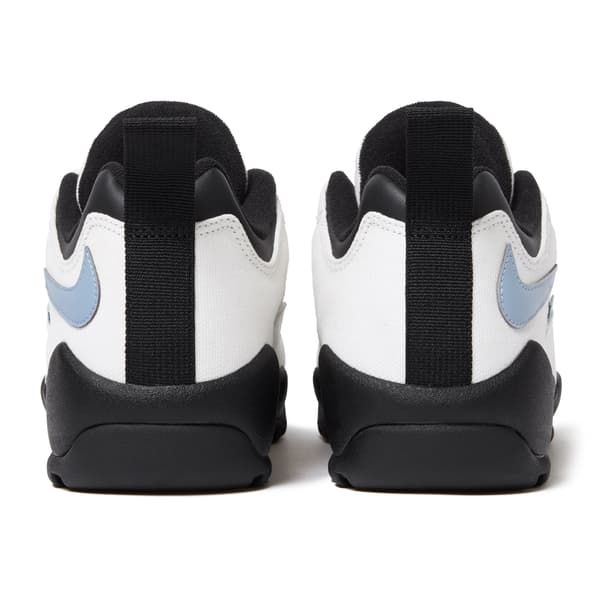 Supreme Nike SB Darwin Low - White (front)