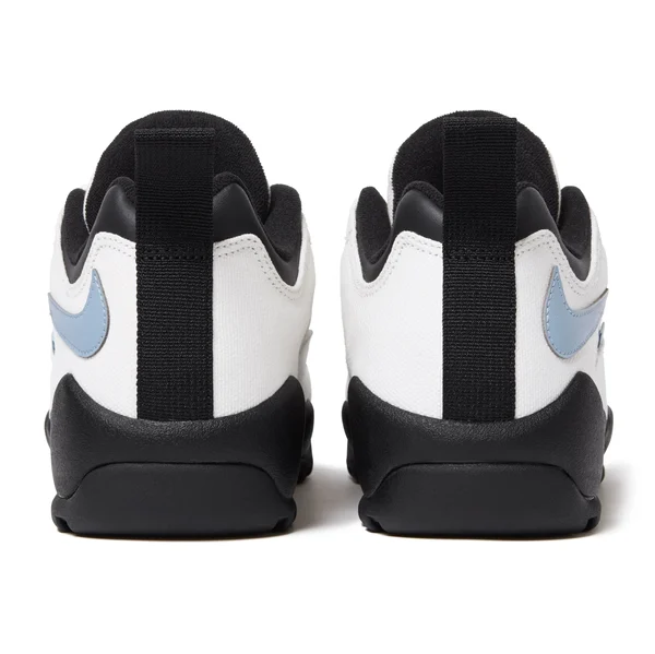 Supreme Nike SB Darwin Low - White (front)