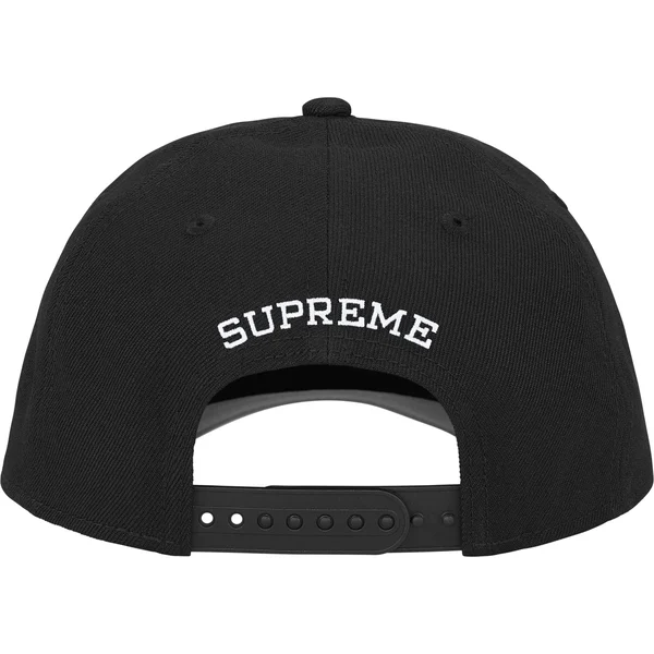 Supreme Sharp Spellout Adjustable New Era - Black (front)