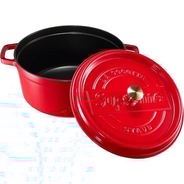 Supreme STAUB Round 5.5 Qt. Cocotte - Red (front)