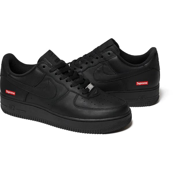 Supreme Nike Air Force 1 Low - Black (front)