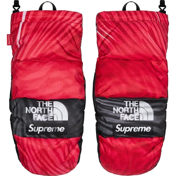 Supreme The North Face Trompe L’oeil Printed Montana Mitt - Red (front)