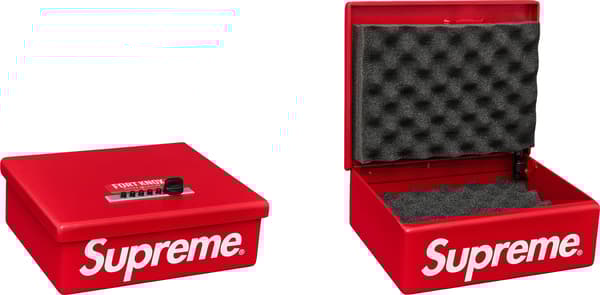 Supreme®/Fort Knox Safe - Group Shot