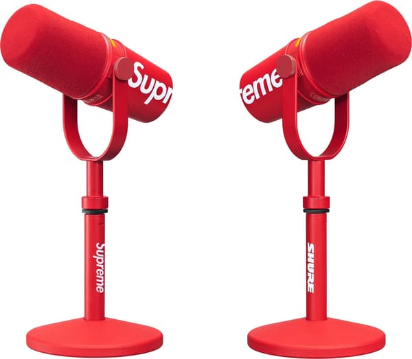 Supreme®/Shure MV7+ Microphone - Group Shot